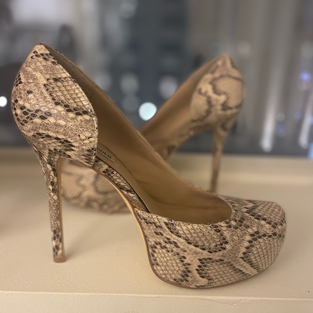 Steve Madden Snake Print Platform Pump